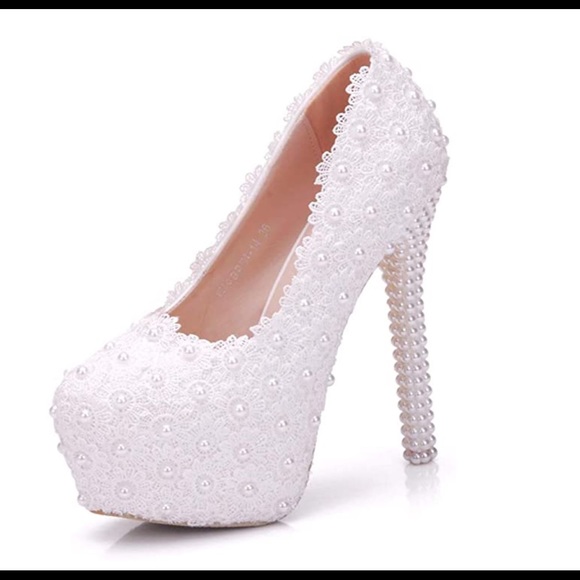 Crystal Queen White Lace Bridal Shoes - Picture 3 of 9